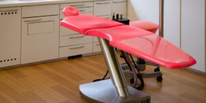 A clean, modern dentist's consultation room.