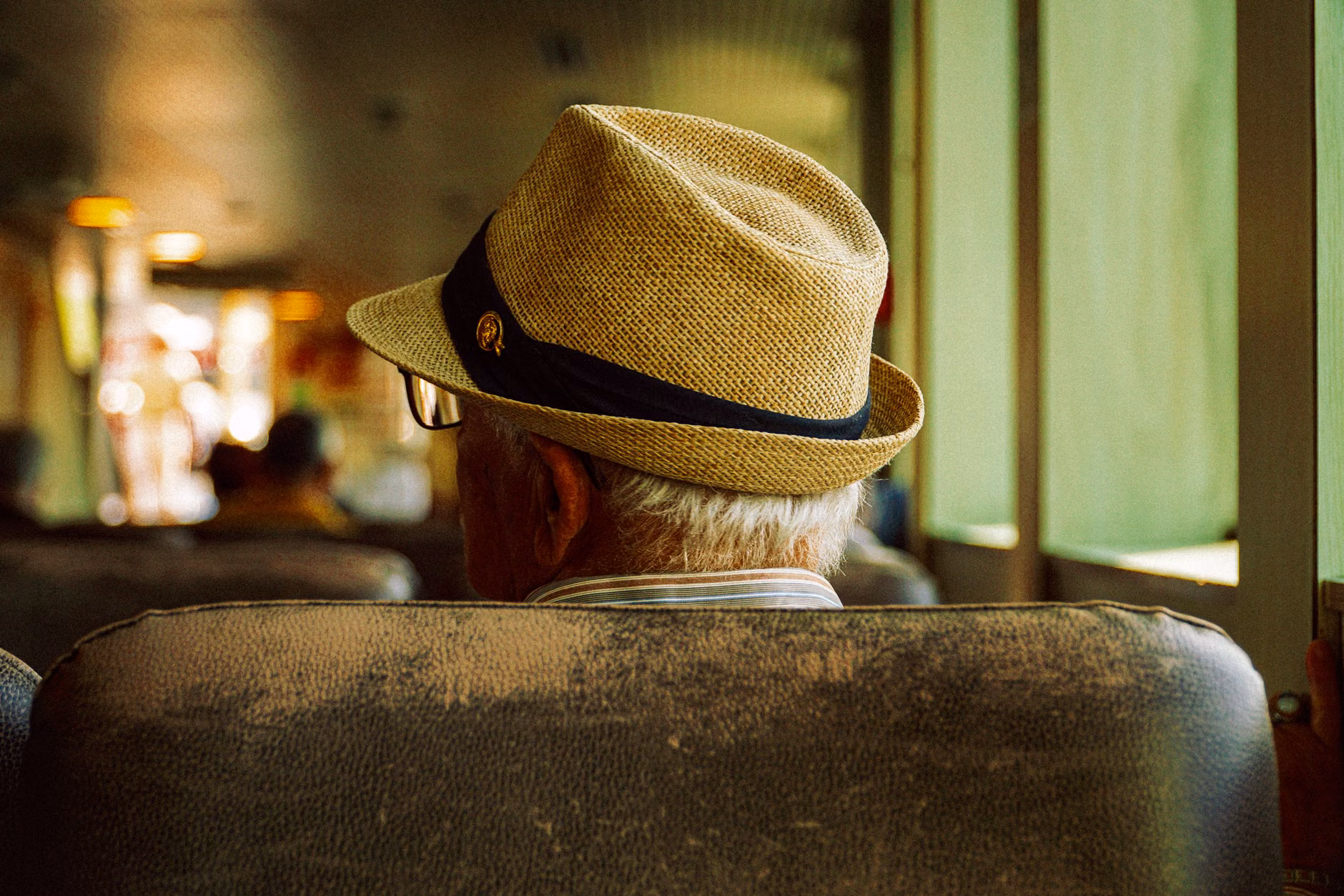 Navigating Cruise Ship Gangways: A Practical Guide to Accessible Boarding 2 An older traveler confidently approaching a boarding area with a mobility aid.