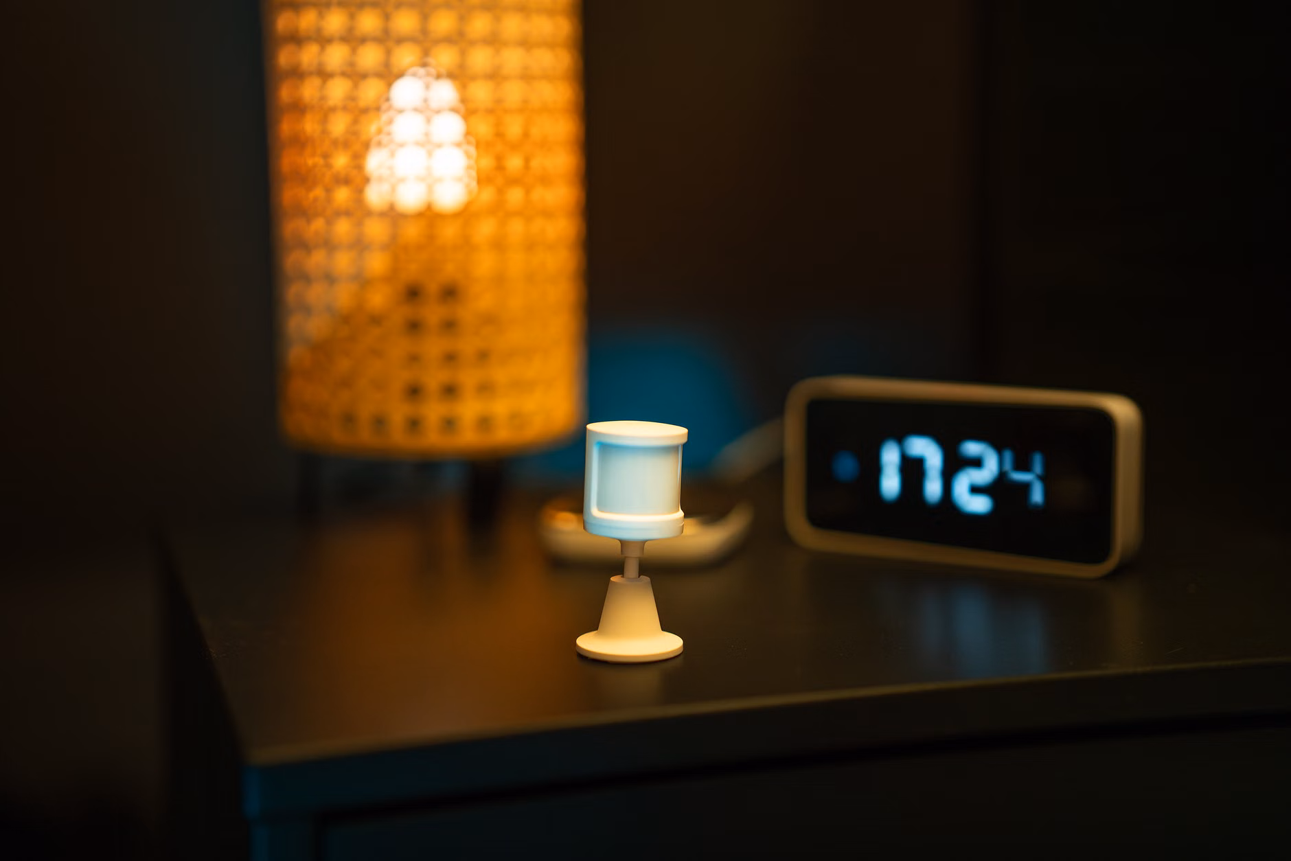 2026 Global Trends in Age-Inclusive Lighting: A Practical Guide for Your Home 3 A bedroom with motion-sensor floor lighting for safe nighttime navigation.