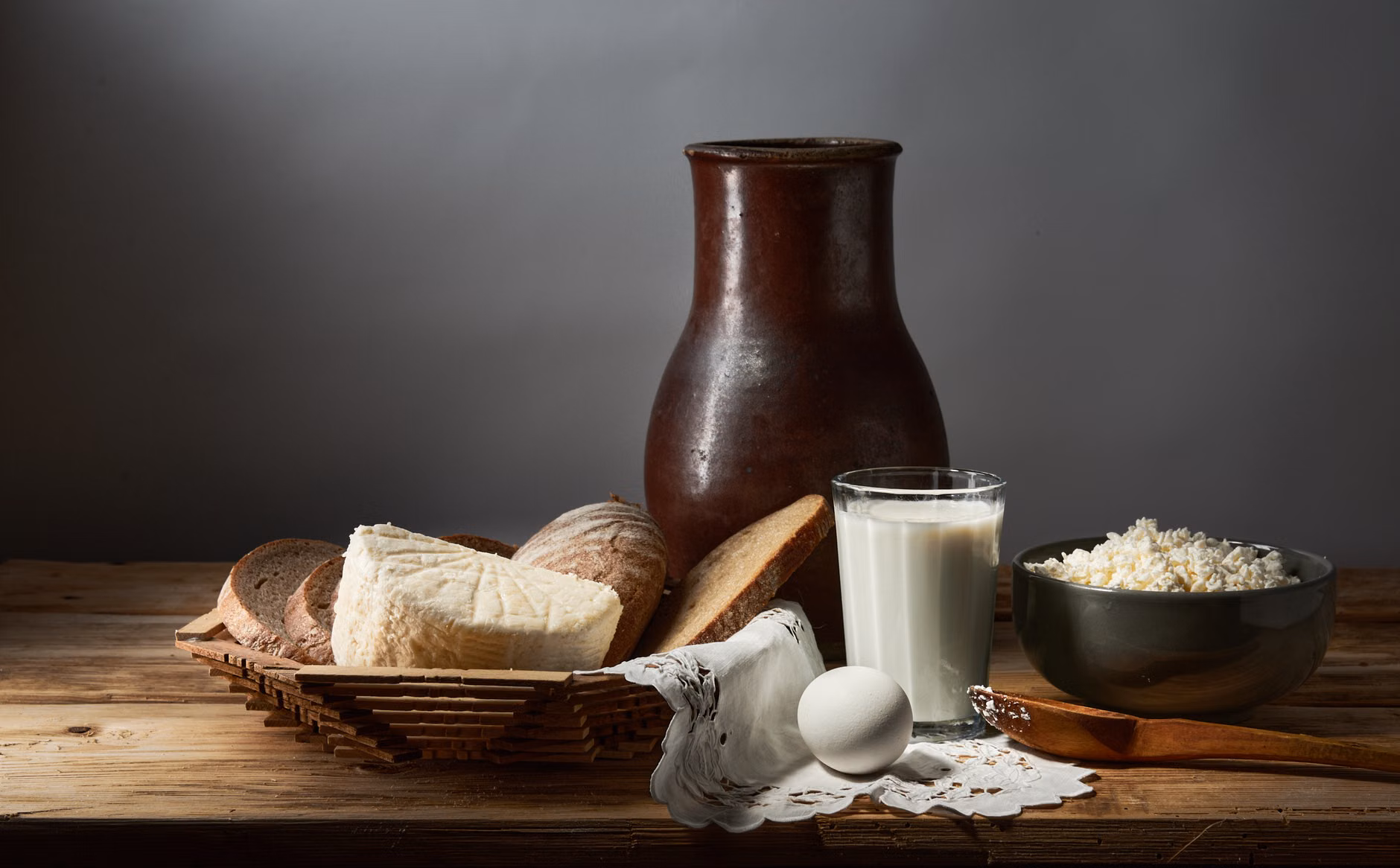 Vitamin B2 for Energy: A Practical Guide to Sustaining Vitality After 60 3 A variety of dairy products and eggs rich in Riboflavin.