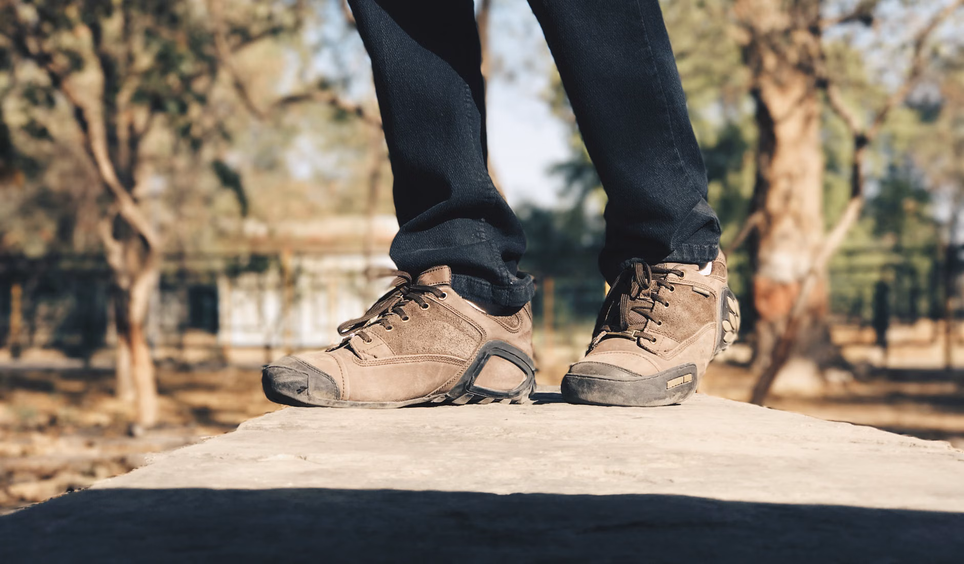 The Art of the Museum Break: A Senior Traveler’s Guide to Packing and Pacing 3 Ergonomic walking shoes and comfortable travel clothing.