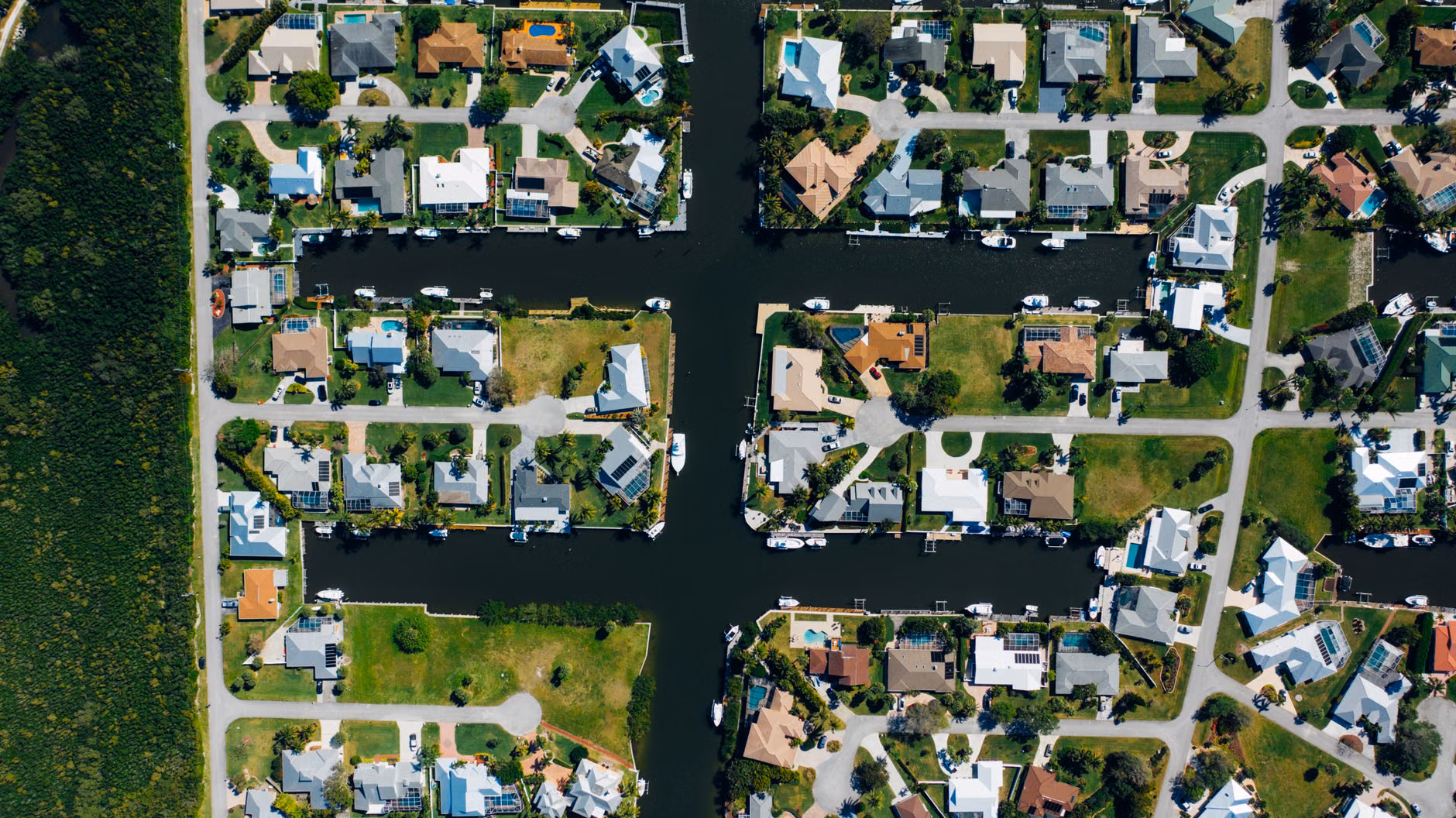 Intergenerational Housing in 2026: Evaluating New Models for Independent Living 3 Conceptual layout of an accessible, community-focused neighborhood.