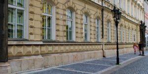 A scenic and accessible historic European square designed for comfortable walking.