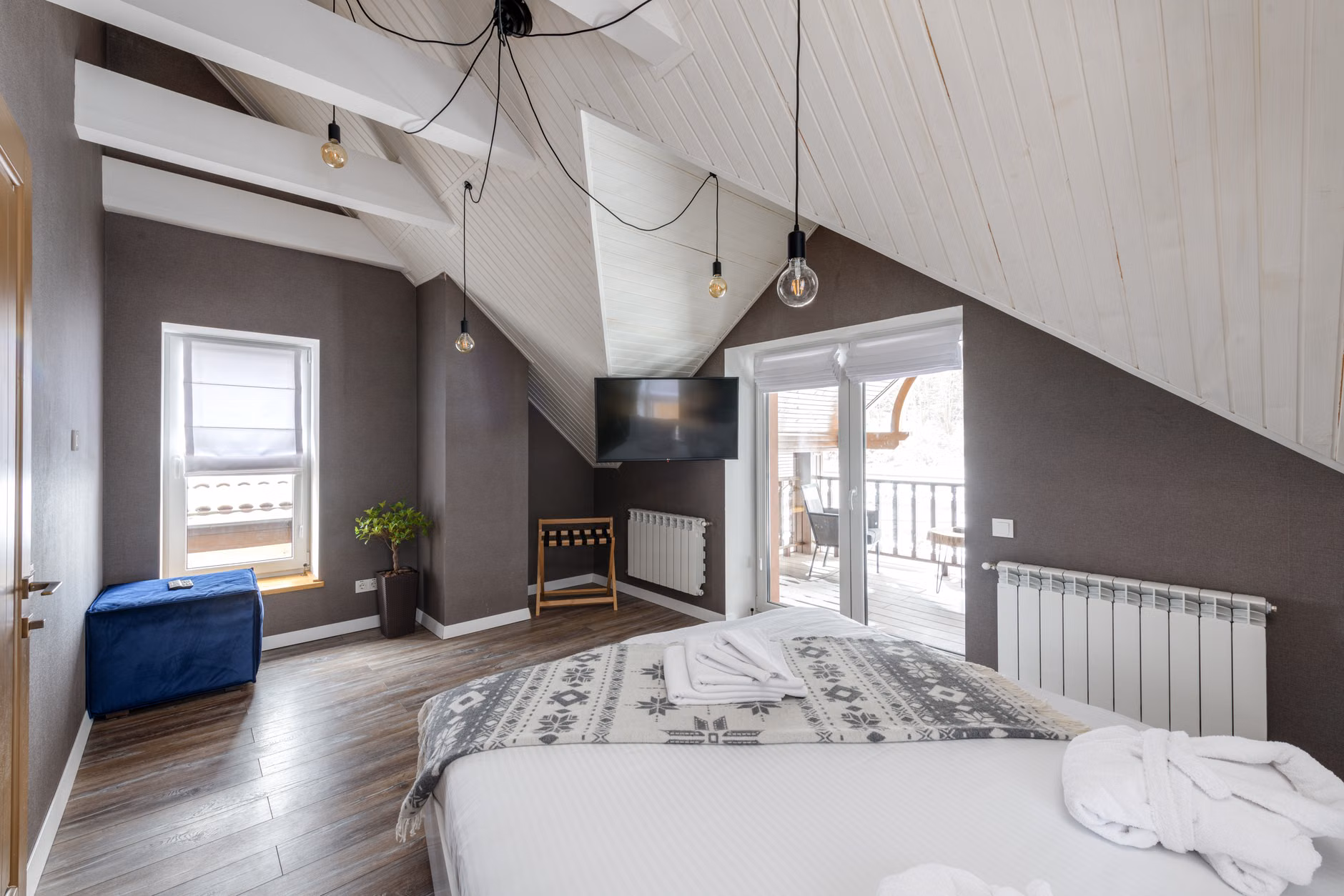 Intergenerational Co-living in 2026: A Practical Guide to Shared Housing Models 1 A well-designed, accessible bedroom interior in a modern senior co-living unit.