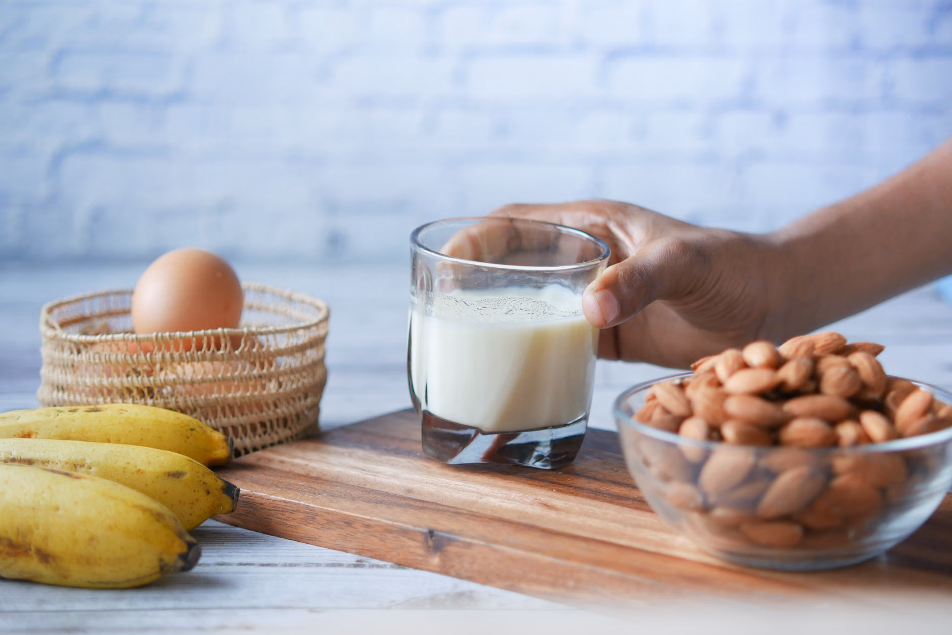 Vitamin B12 and Nerve Health: A Practical Guide for Adults 60+ 1 A selection of natural food sources rich in Vitamin B12.