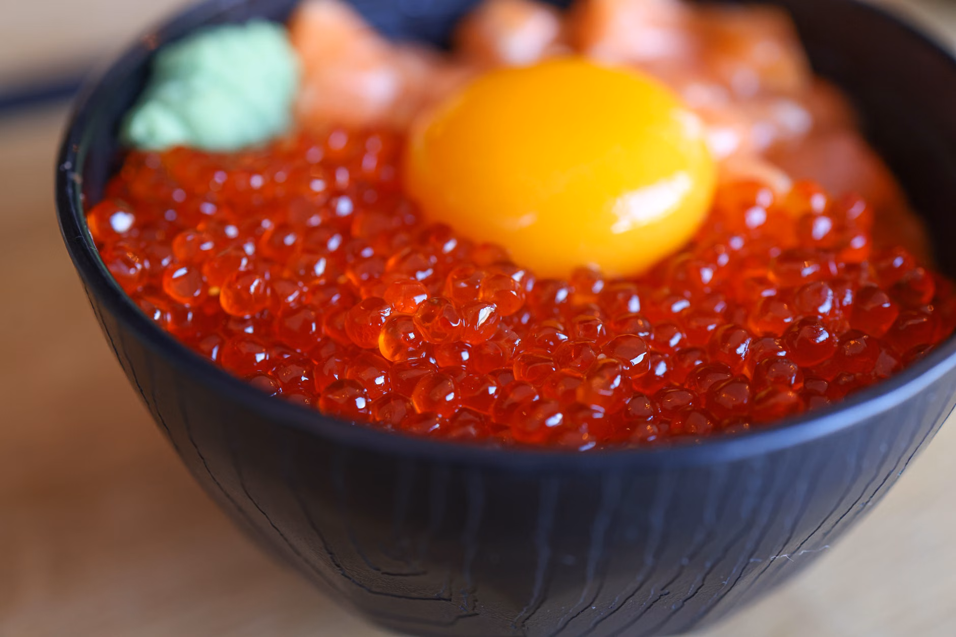 Maintaining Cognitive and Nerve Health: A Practical Guide to Vitamin B12 for Seniors 1 A selection of Vitamin B12-rich foods including salmon, eggs, and yogurt.