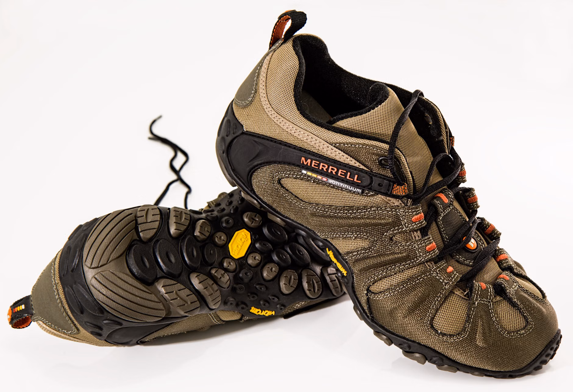The Minimalist’s Guide to Urban Walking Tours: Packing for Comfort, Mobility, and Safety 2 Supportive walking shoes packed for a trip, emphasizing comfort and preparation.
