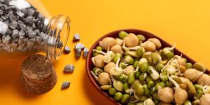 A healthy, balanced meal featuring legumes and vegetables, representing dietary sources of molybdenum.